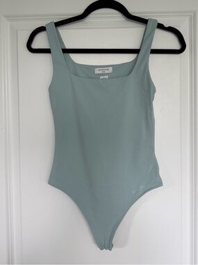 Aritzia Contour Square Neck Persue Tank Top Bodysuit in Blue size S